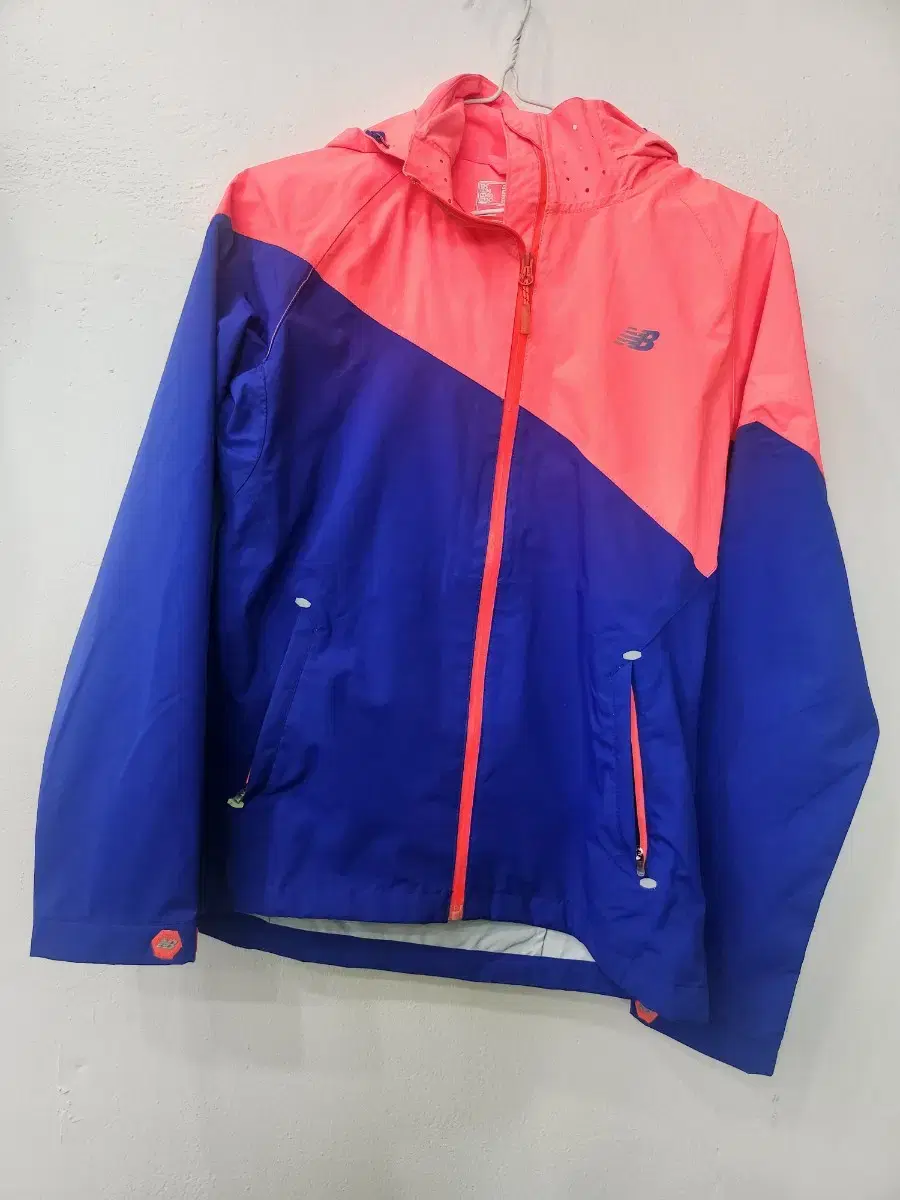 New Balance Women's Windbreaker 90