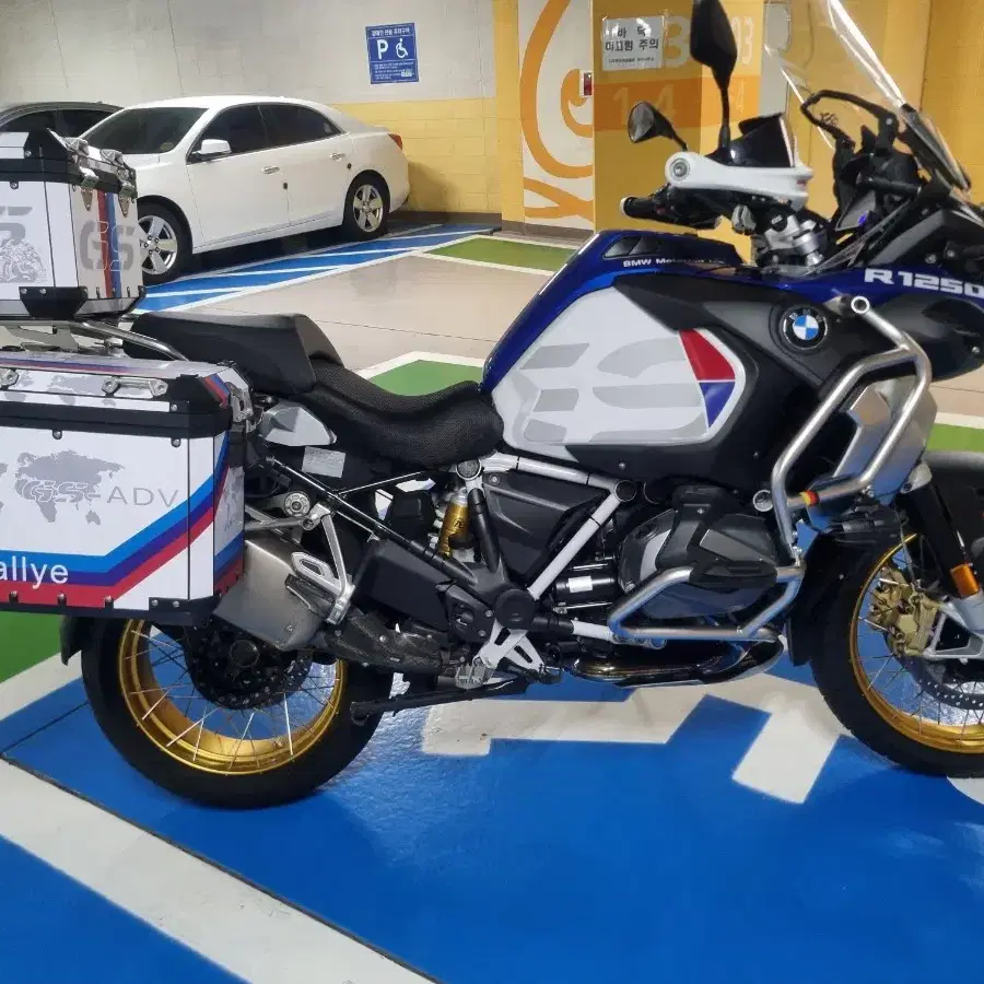 bmw r1250gs 20년식 팔아요