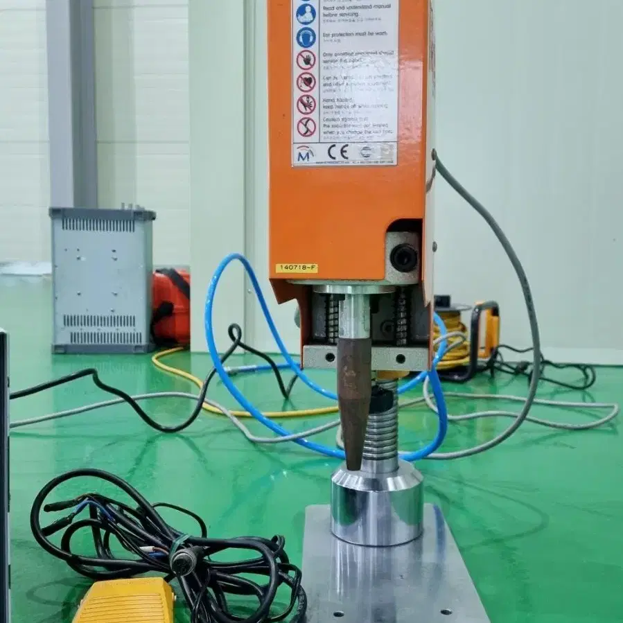 명성 초음파용착기 Ultrasonic welder.