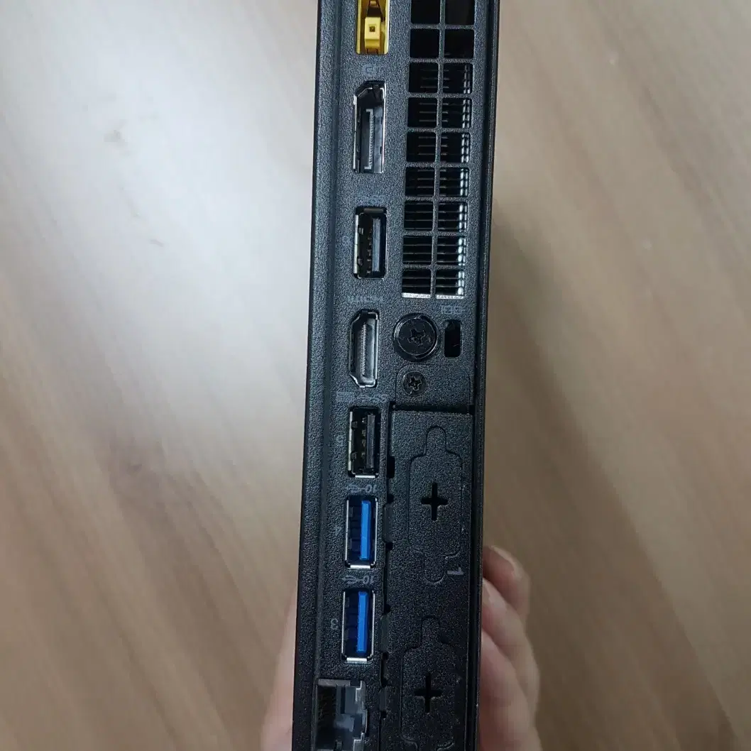 Lenovo 레노버 M720q 미니PC 판매합니다.