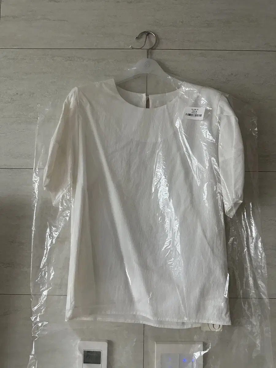 Page U Puff Blouse New Arrivals (White, Navy)