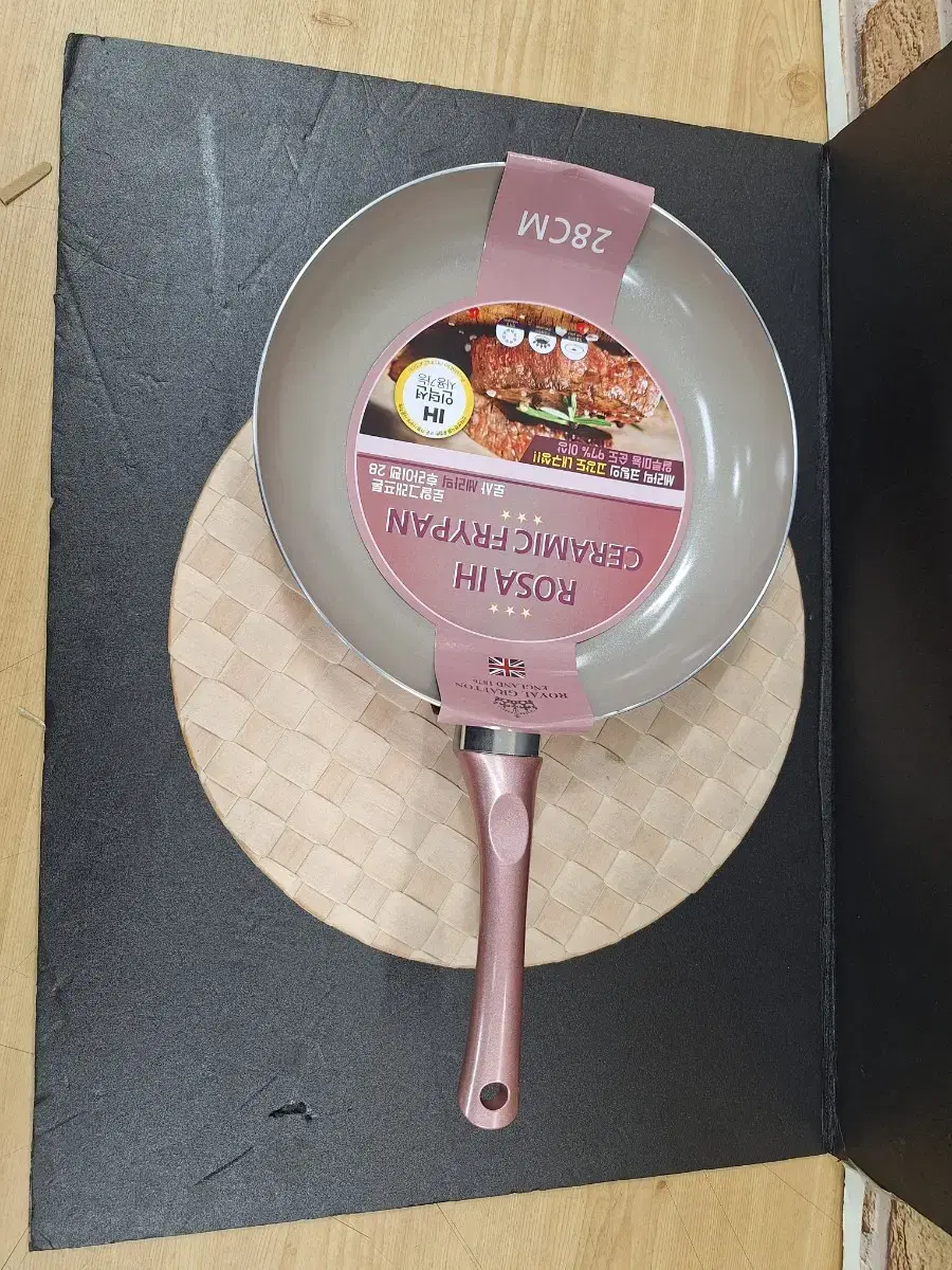 [새상품]로얄그래프톤 로사 세라믹 후라이팬 28cm