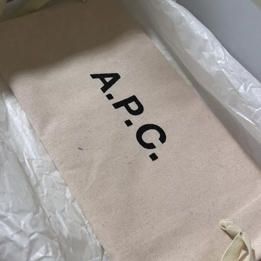 A.P.C. logo leather sneakers