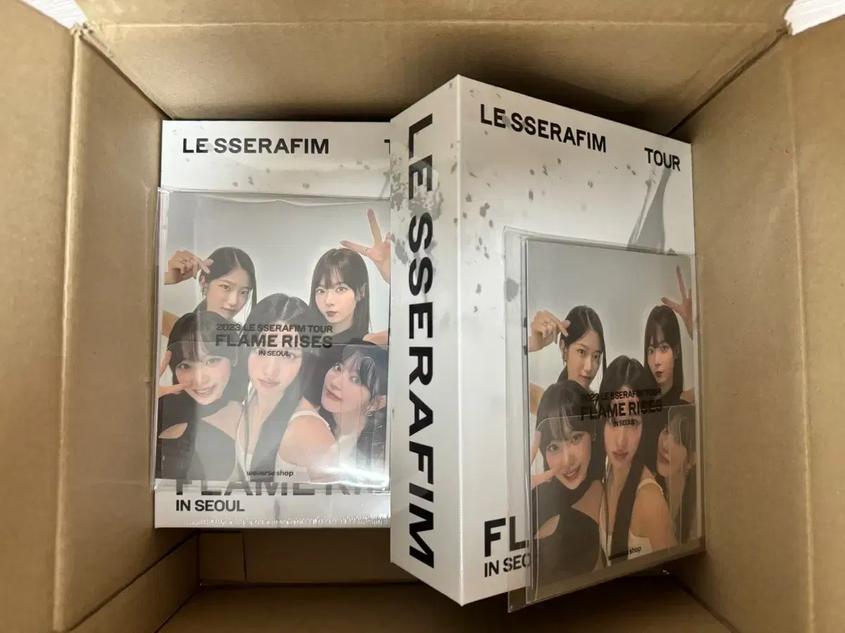 Le sserafim flame rises photobook + weverse pre-order benefit