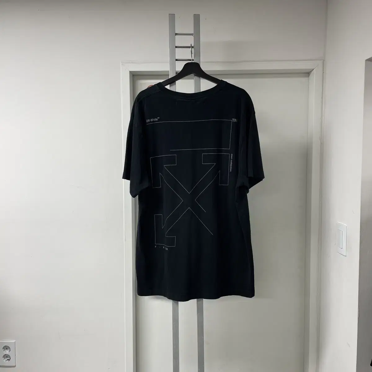 Off-White Unfinished Arrow Short Sleeve T-shirt M