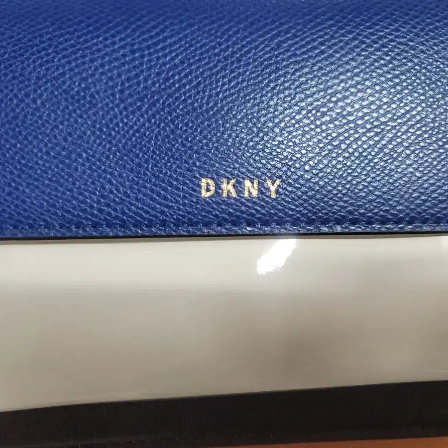 (새상품)DKNY 디케이엔와이 미니 체인 숄더엔 크로스백