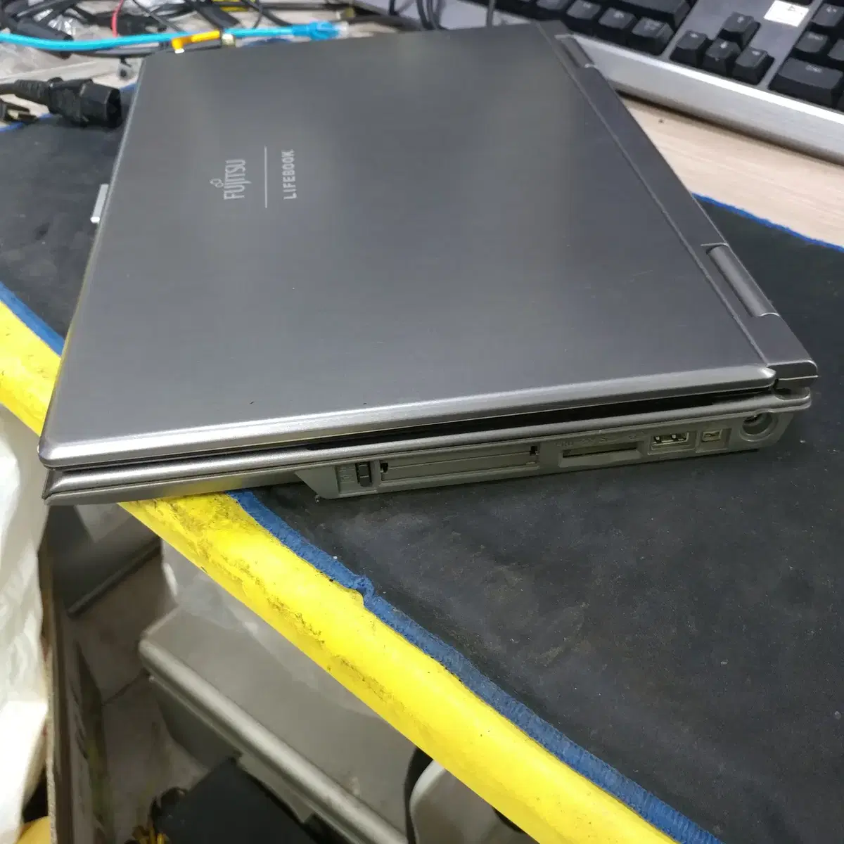 후지쯔 lifebook A6010 노트북 팝니다.