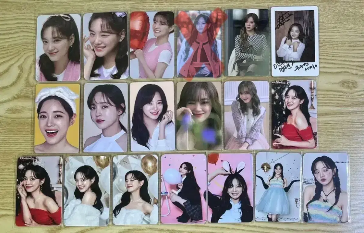 Kim Sejeong photocard sells