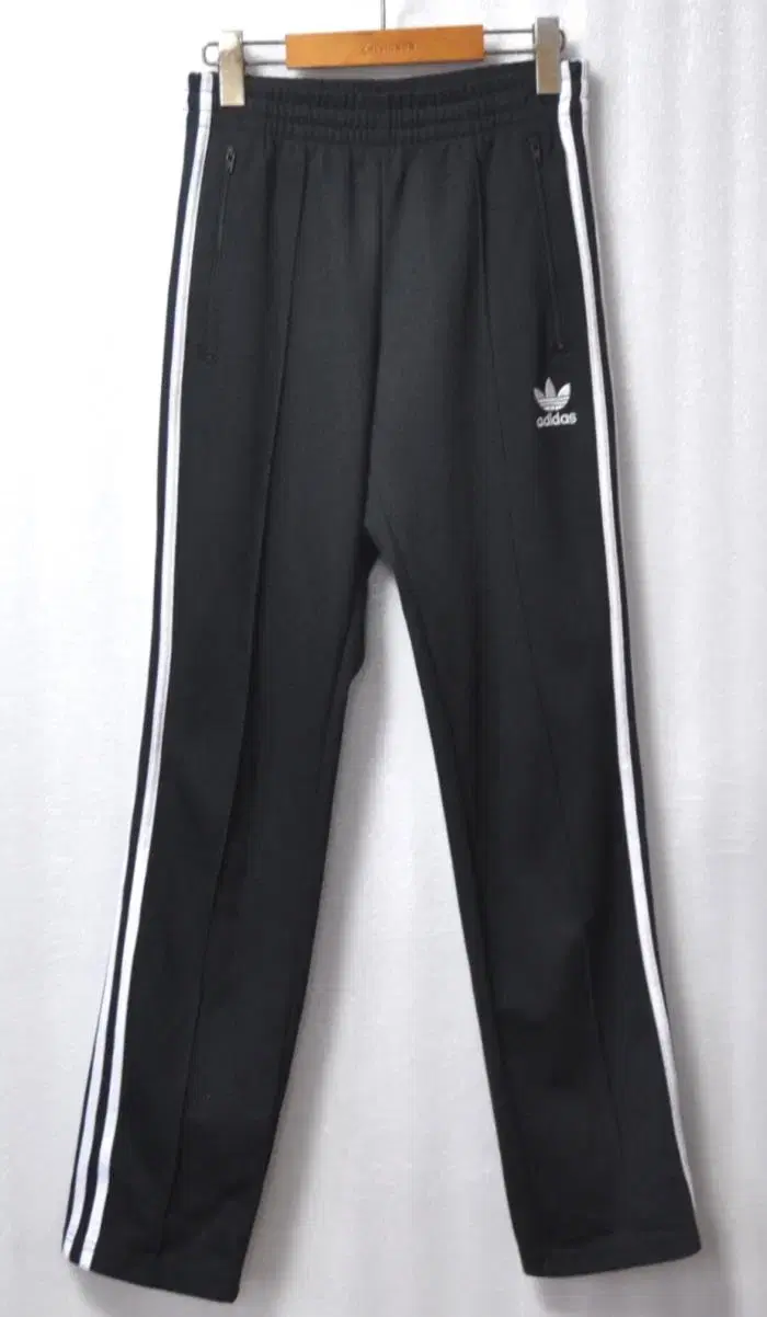 Adidas/Men's Europatrack Pants (waist28)