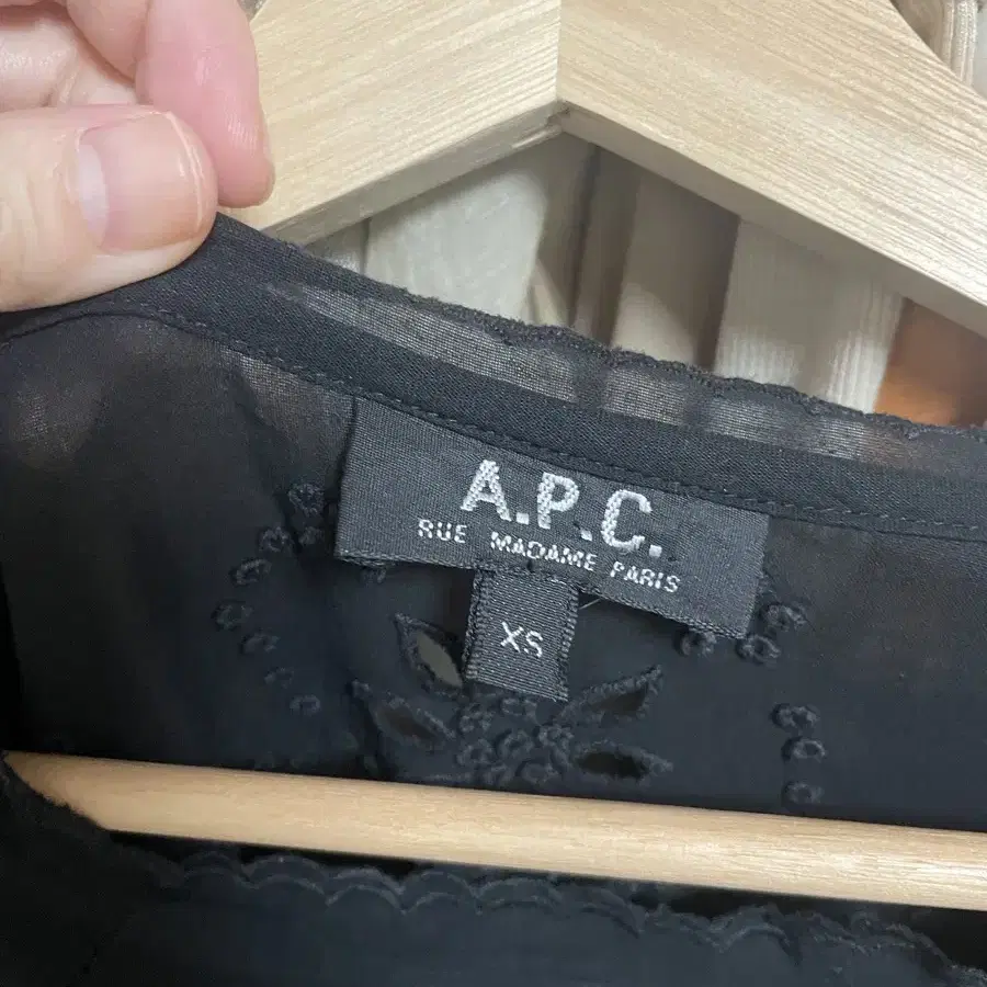 아페쎄 a.p.c 블랙 펀칭 원피스