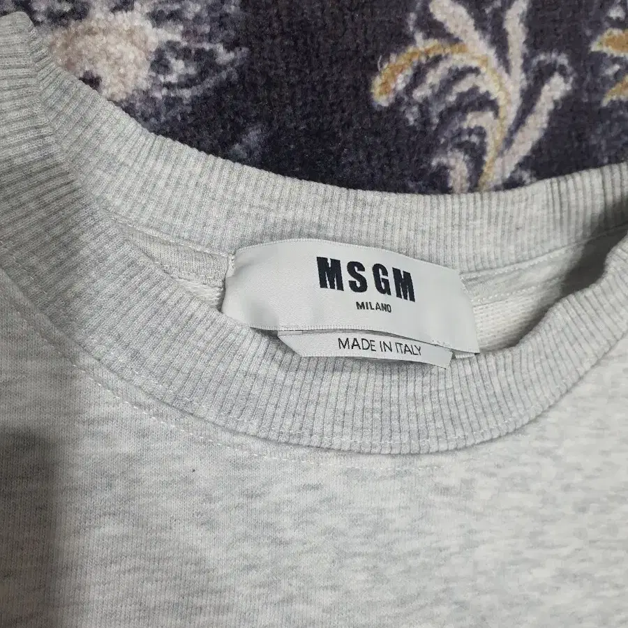 MSGM 볼드로고 맨투맨 22년 정품