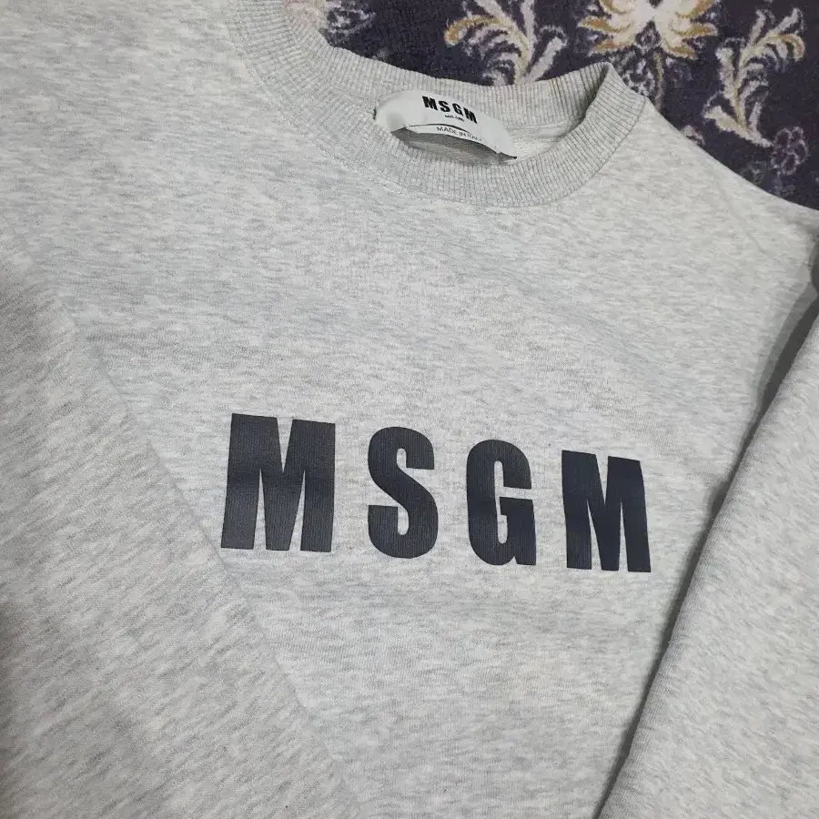 MSGM 볼드로고 맨투맨 22년 정품