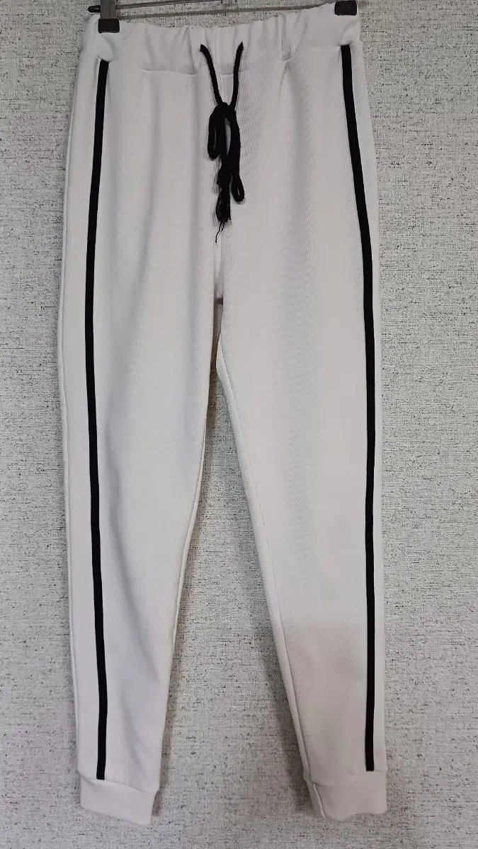 Side-seam jogger pants (S)