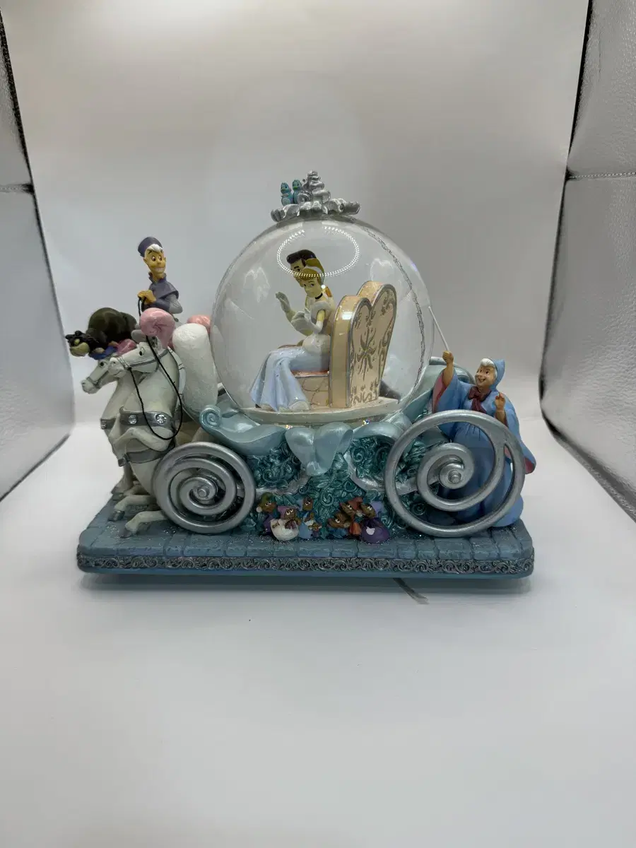 Cinderella's Carriage Snowglobe Music Box