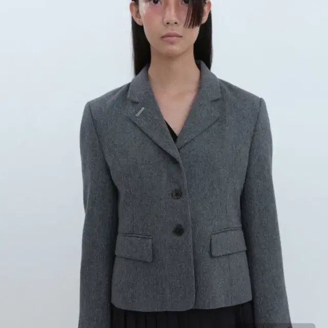 새상품 ) 아위 3-BUTTON CROPPED WOOL JACKET