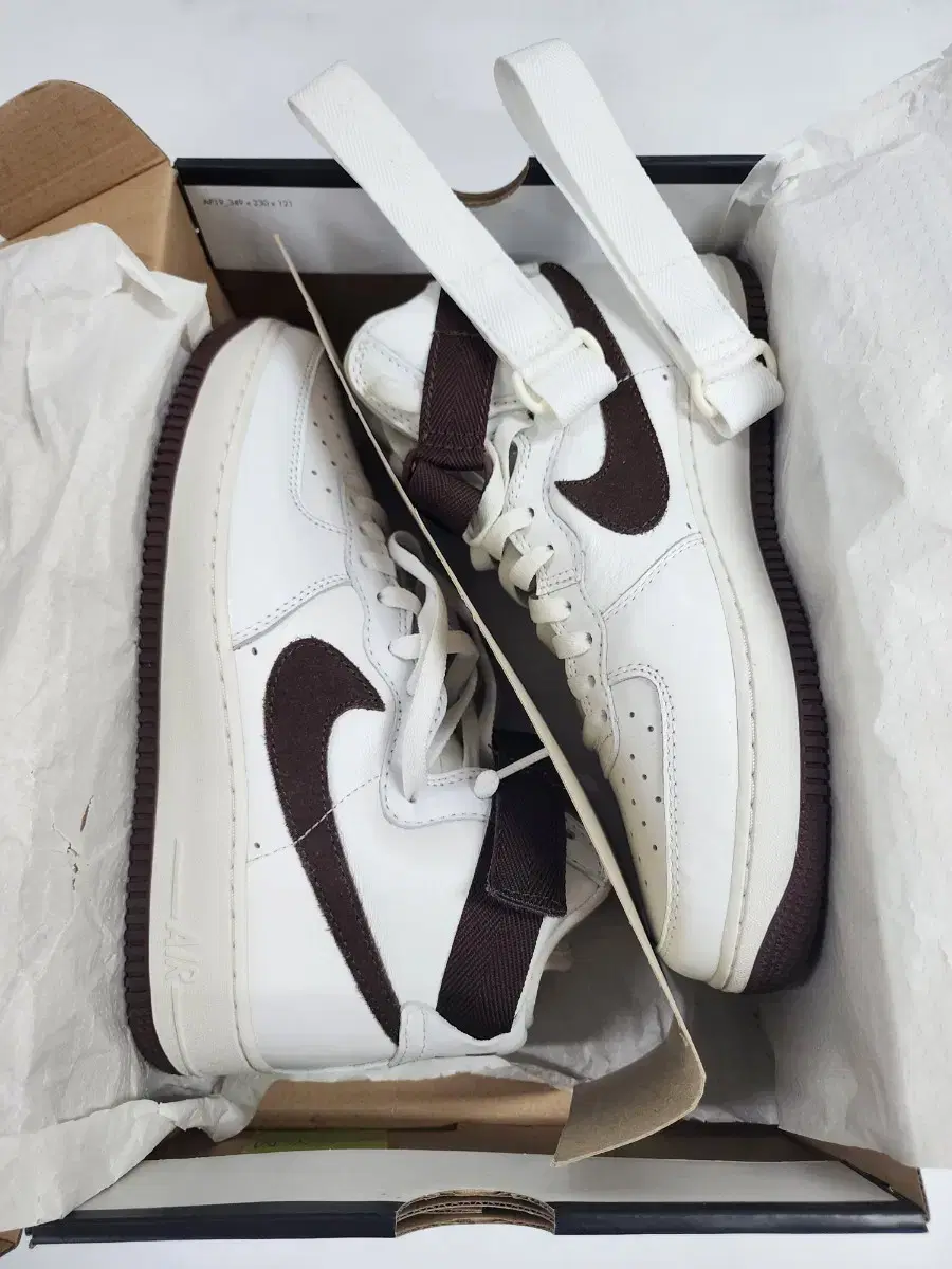 Nike Air Force 1 High Retro QS 275