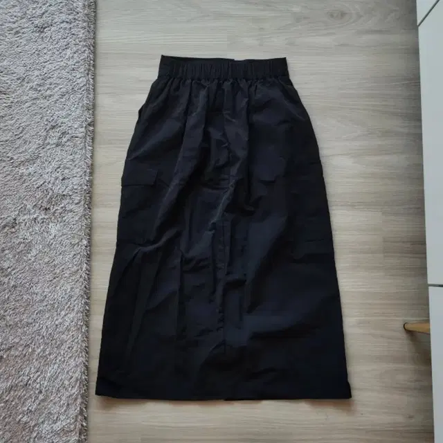 닉앤니콜 스커트 NICOLE CARGO SLIT SKIRT_BLACK