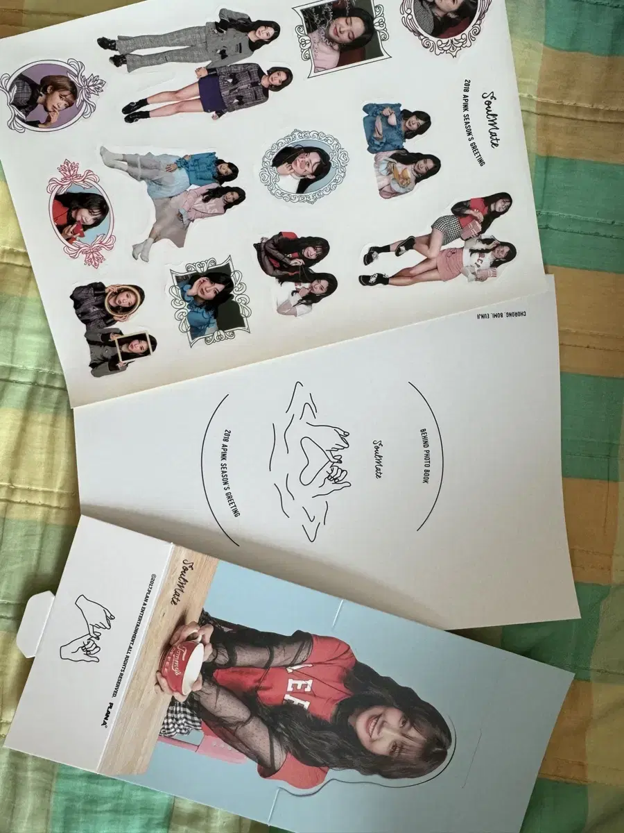 Apink 2018 season's greetings stickers, behind-the-scenes photobook, merchandise