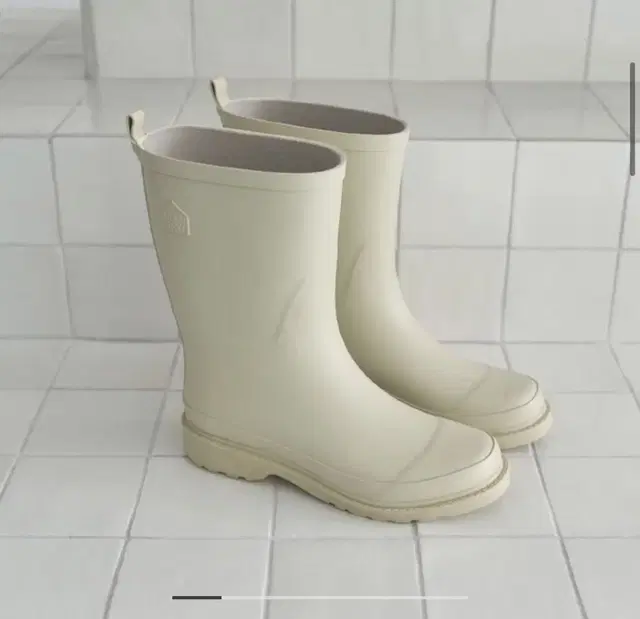 베뉴먼트 rubber boots egg shell mid 240