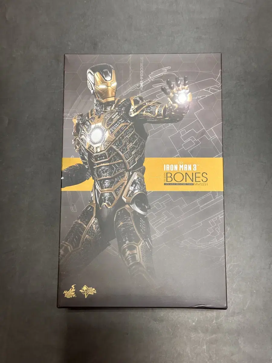 Hot Toys MMS251 Iron Man 3 Mark XLI BONES