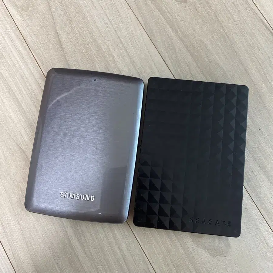 씨게이트 1TB 1개, SAMSUNG 1TB 1개 묶음 판매 합니다