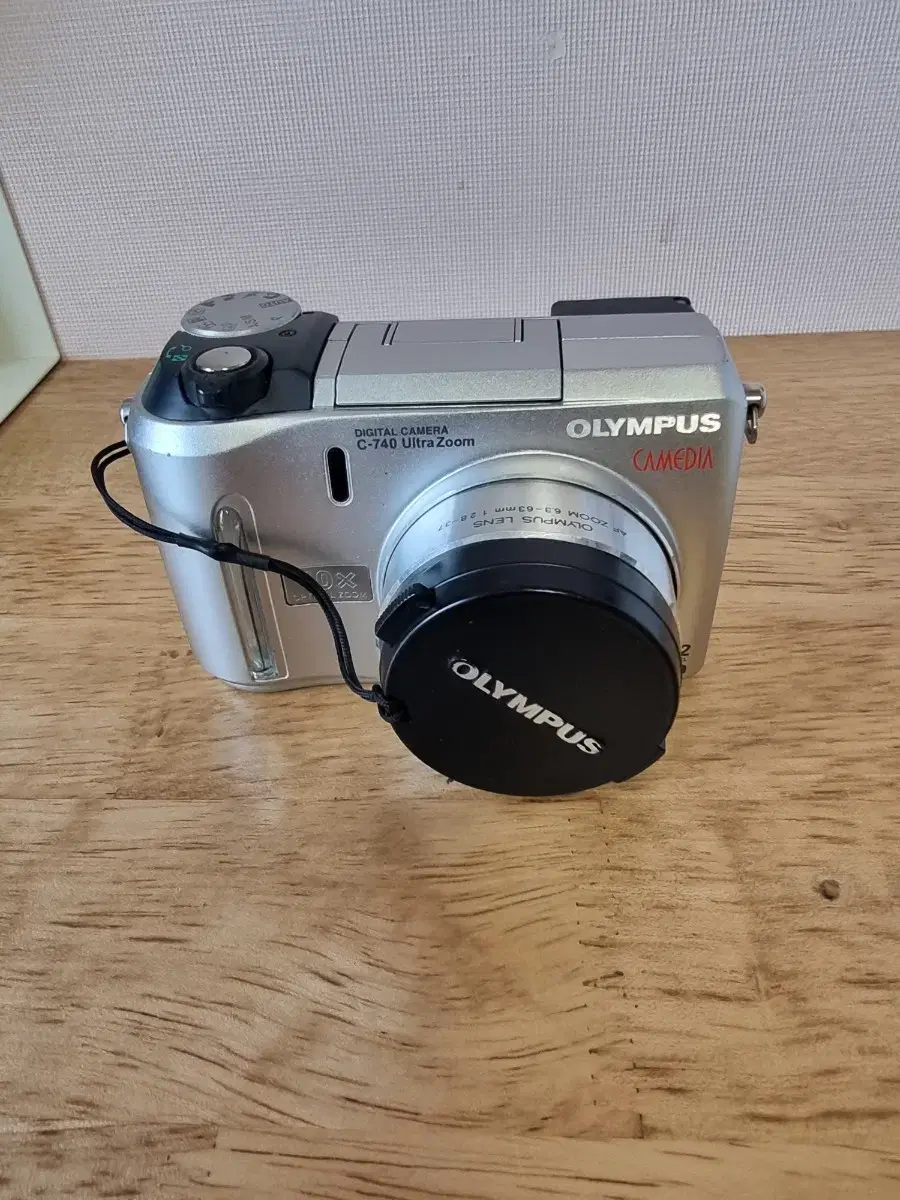 Olympus Cameradia C-740 Ultrazoom