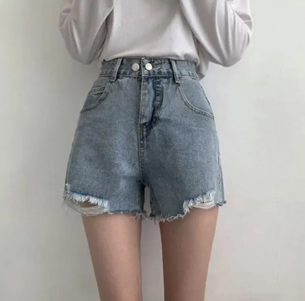 Waist-adjustable youth-friendly shorts