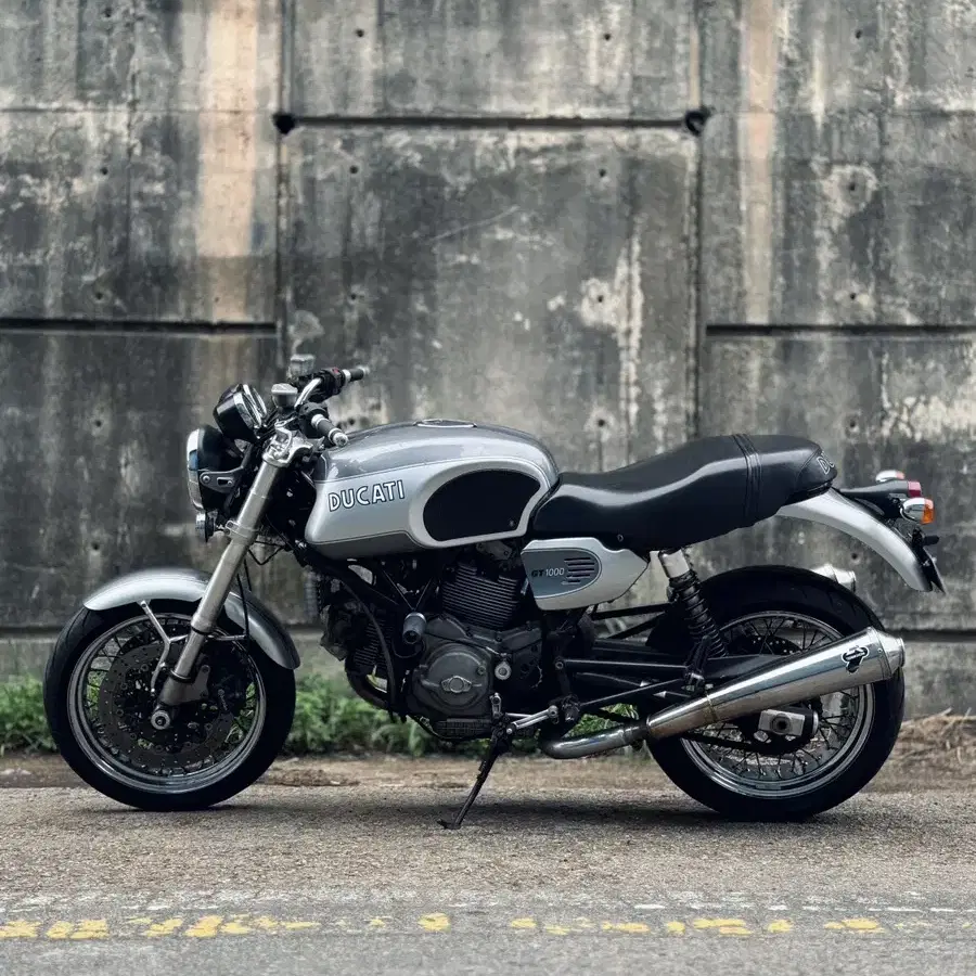 두카티 GT1000 DUCATI GT1000