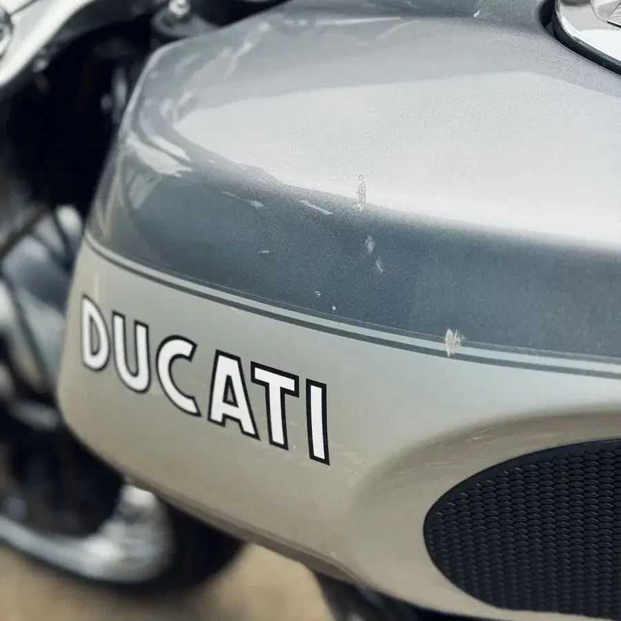 두카티 GT1000 DUCATI GT1000