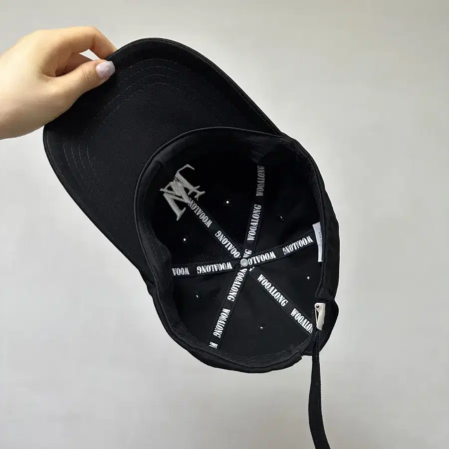 우알롱 볼캡 Signature Logo ball cap - BLACK