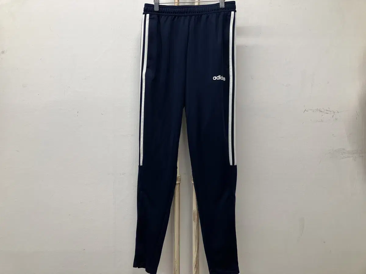 2 adidas Chuu Running Pants S (76/30)