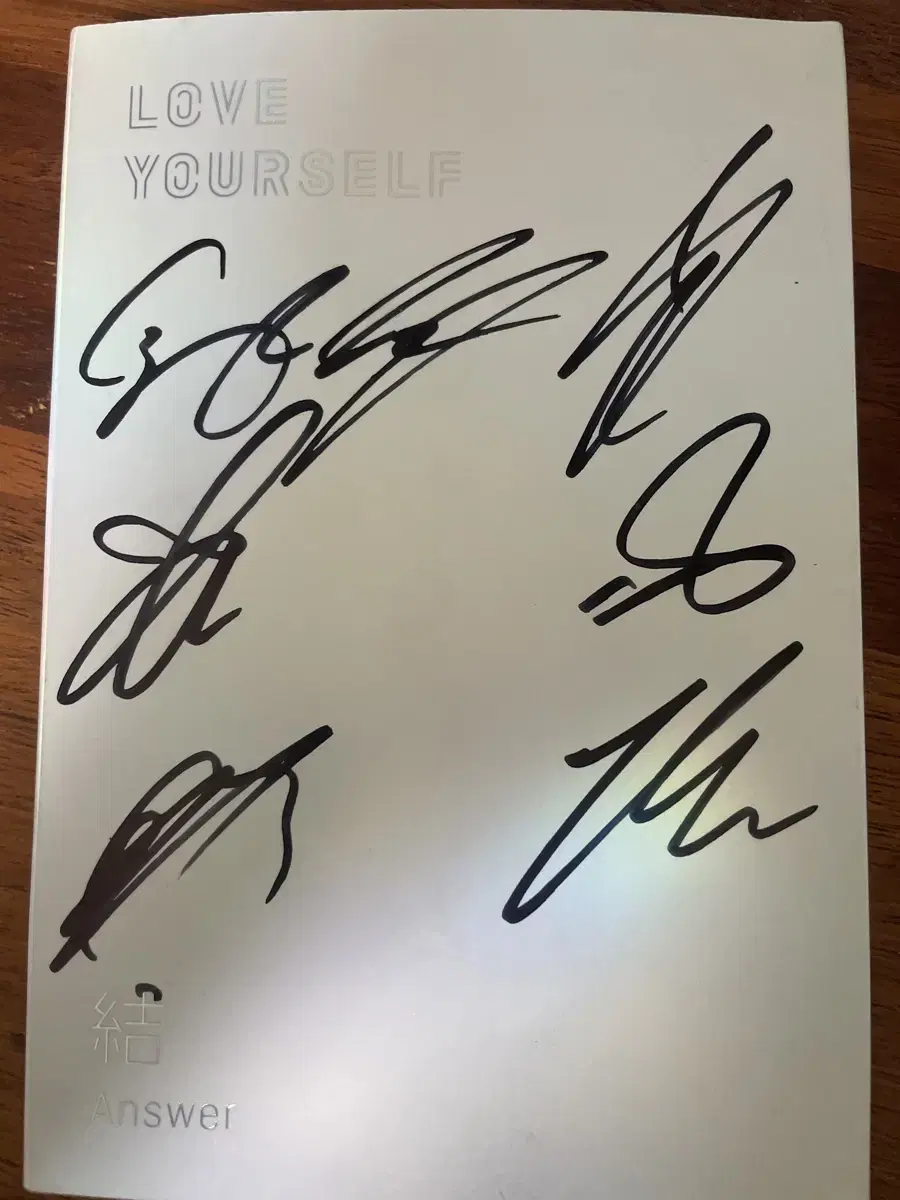 bangtan love yourself sign album urgent