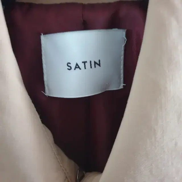 satin 트렌치코트85(5회미만착용)