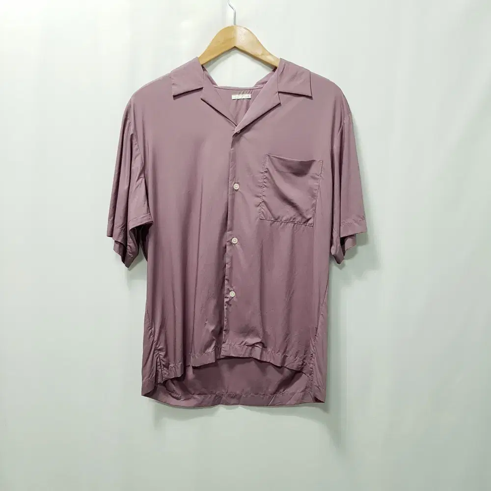 Uniqlo Purple Overfit Boxy Haneul Short Sleeve Shirt MenS E169