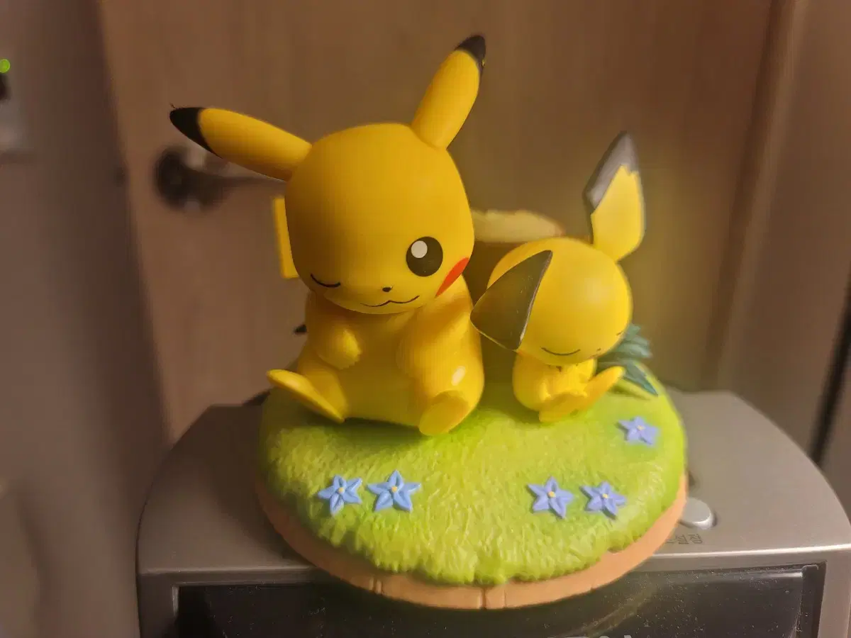 Pokemon Pikachu Pichu Break Figures