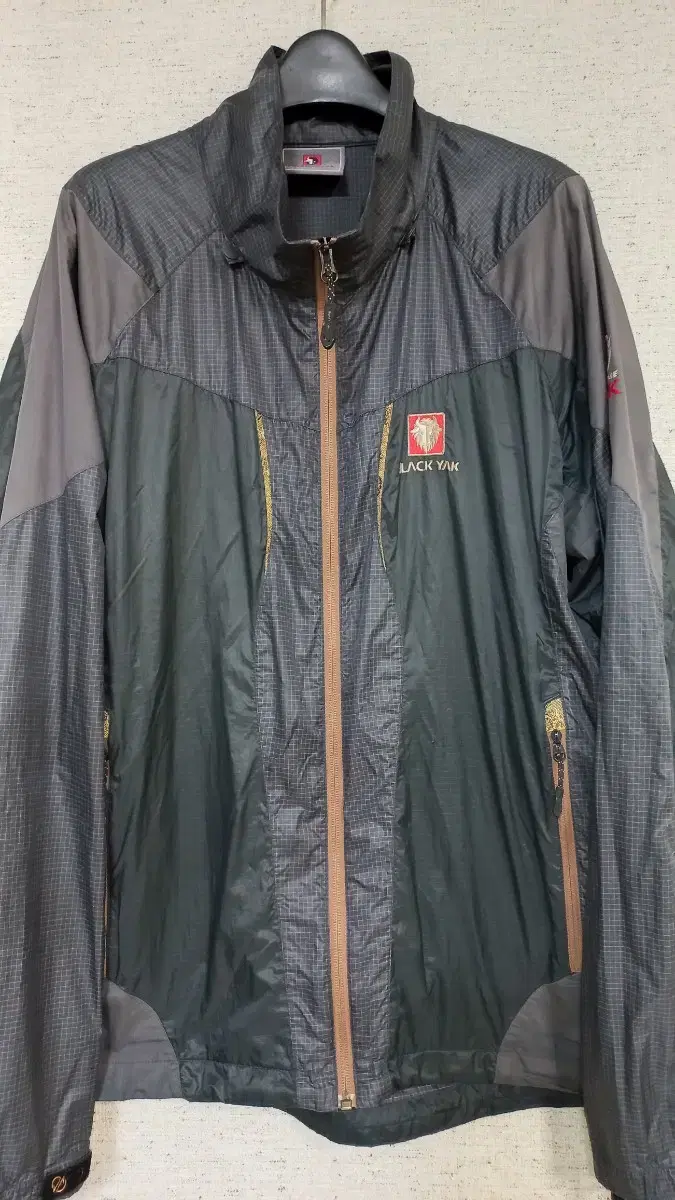 Blackyak Ultralight Windbreaker(105)