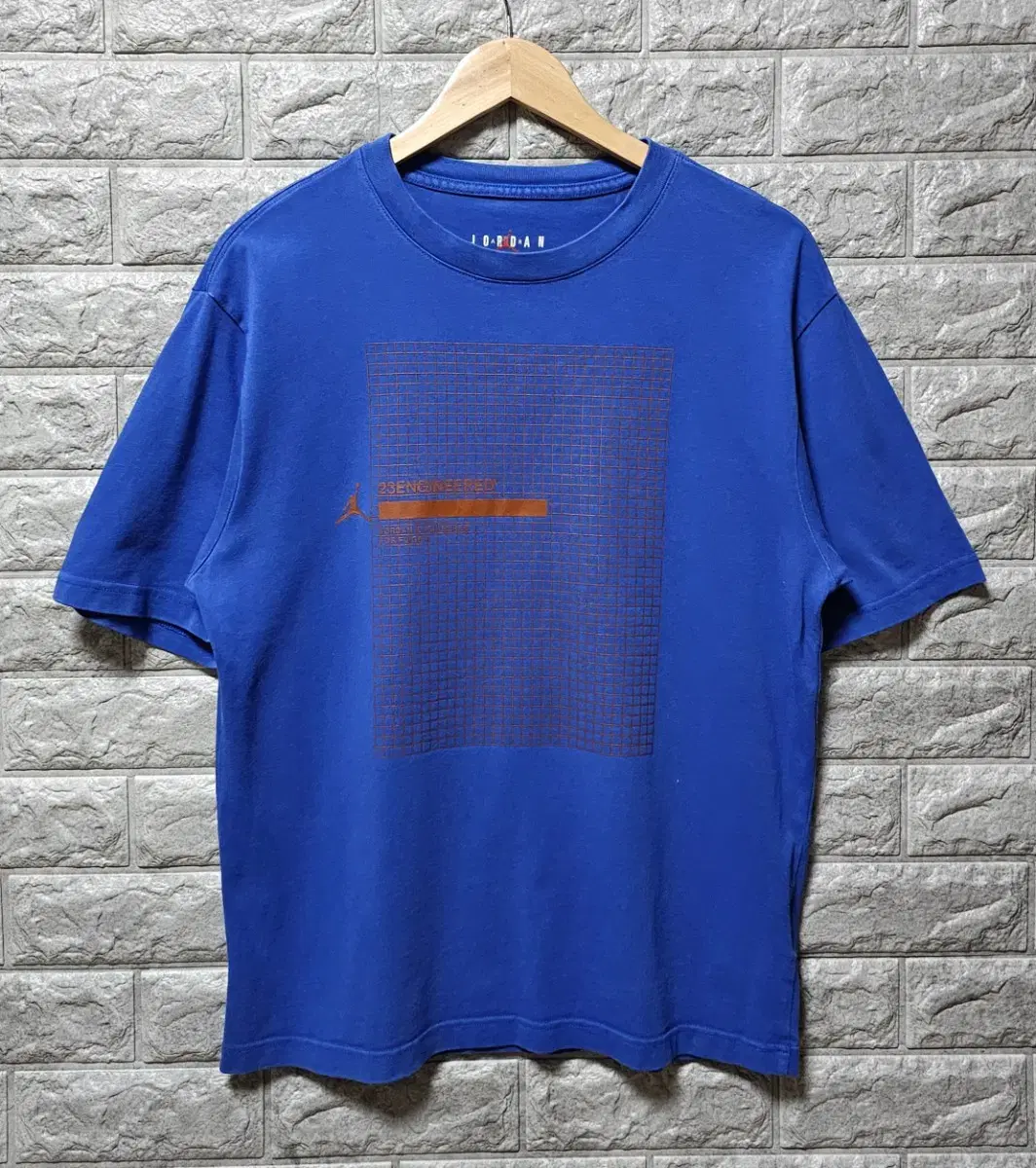 Jordan Engineered Short Sleeve T-Shirt M