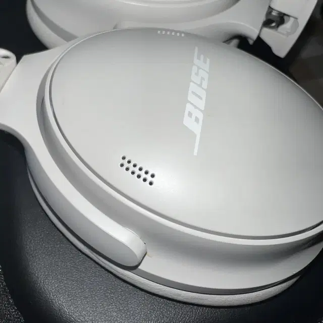 보스(BOSE) QC 헤드폰 (화이트 스모크) 팝니다!