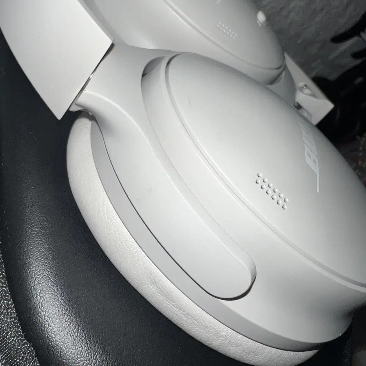 보스(BOSE) QC 헤드폰 (화이트 스모크) 팝니다!