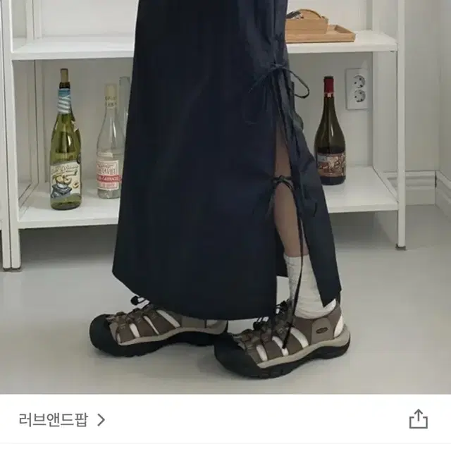 러브앤드팝 로딩 사이드 리본스커트 먹색