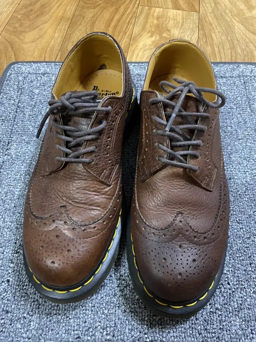 Dr. Martens UK6 size