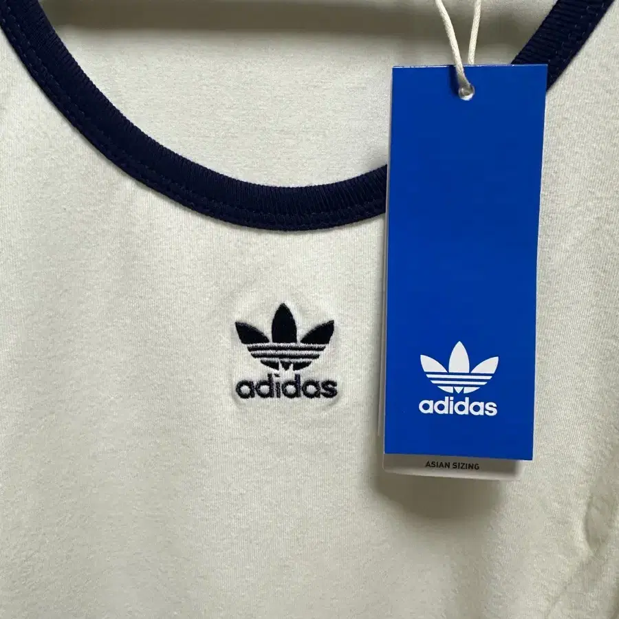 아디다스 adidas 민소매 원피스 (새상품)