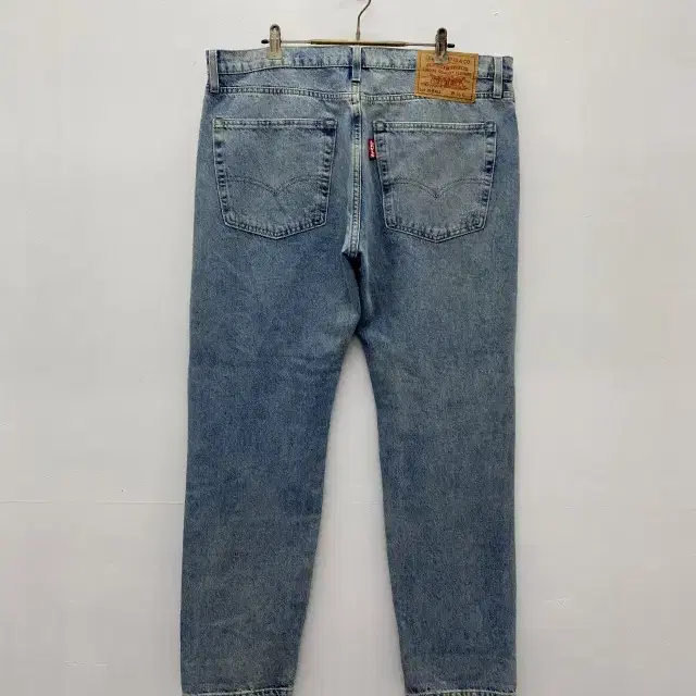 22 LEVIS PREMIOM HI-BALL  36