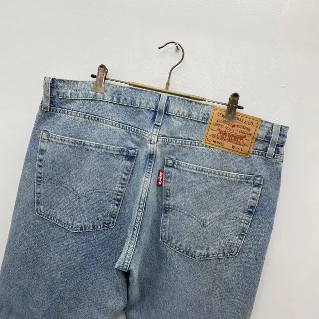 22 LEVIS PREMIOM HI-BALL  36