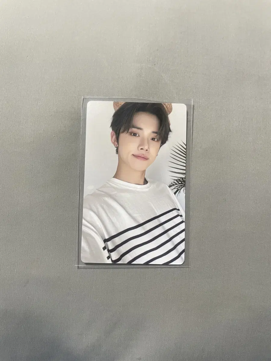 Tomorrow x together 2023 season's greetings Home yeonjun Photo kard