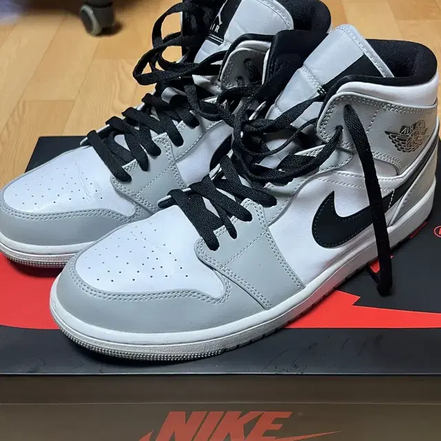 Jordan 1 Mid Light Smoke Grey (280)