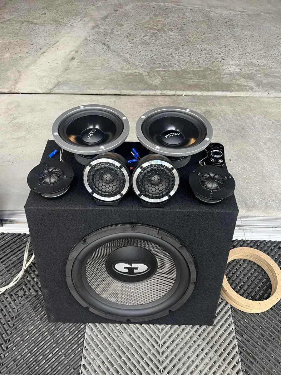 Audio 3-way set sold cheaply