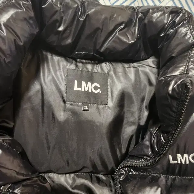 LMC 글로시 유광 패딩