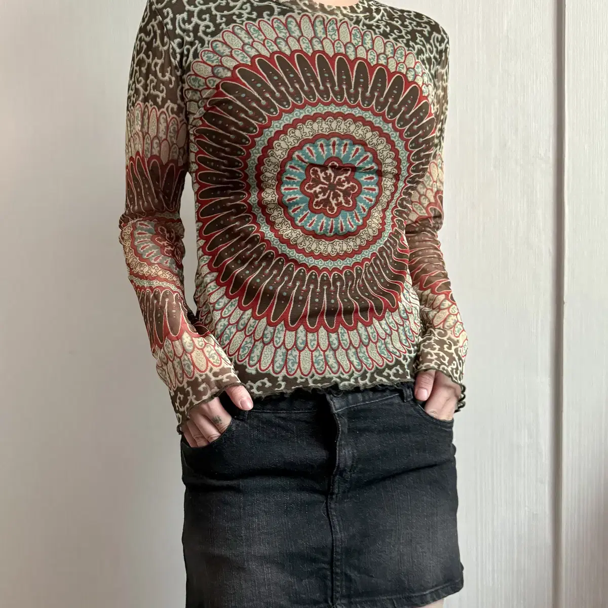 Oriental mood pattern mesh sleeve