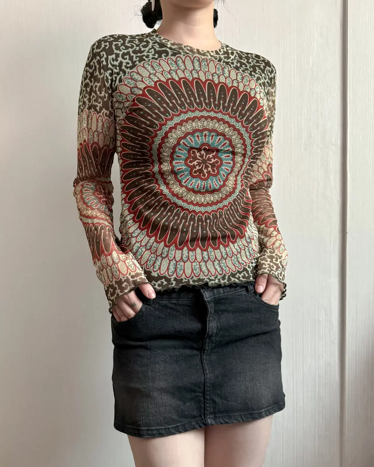 Oriental mood pattern mesh sleeve